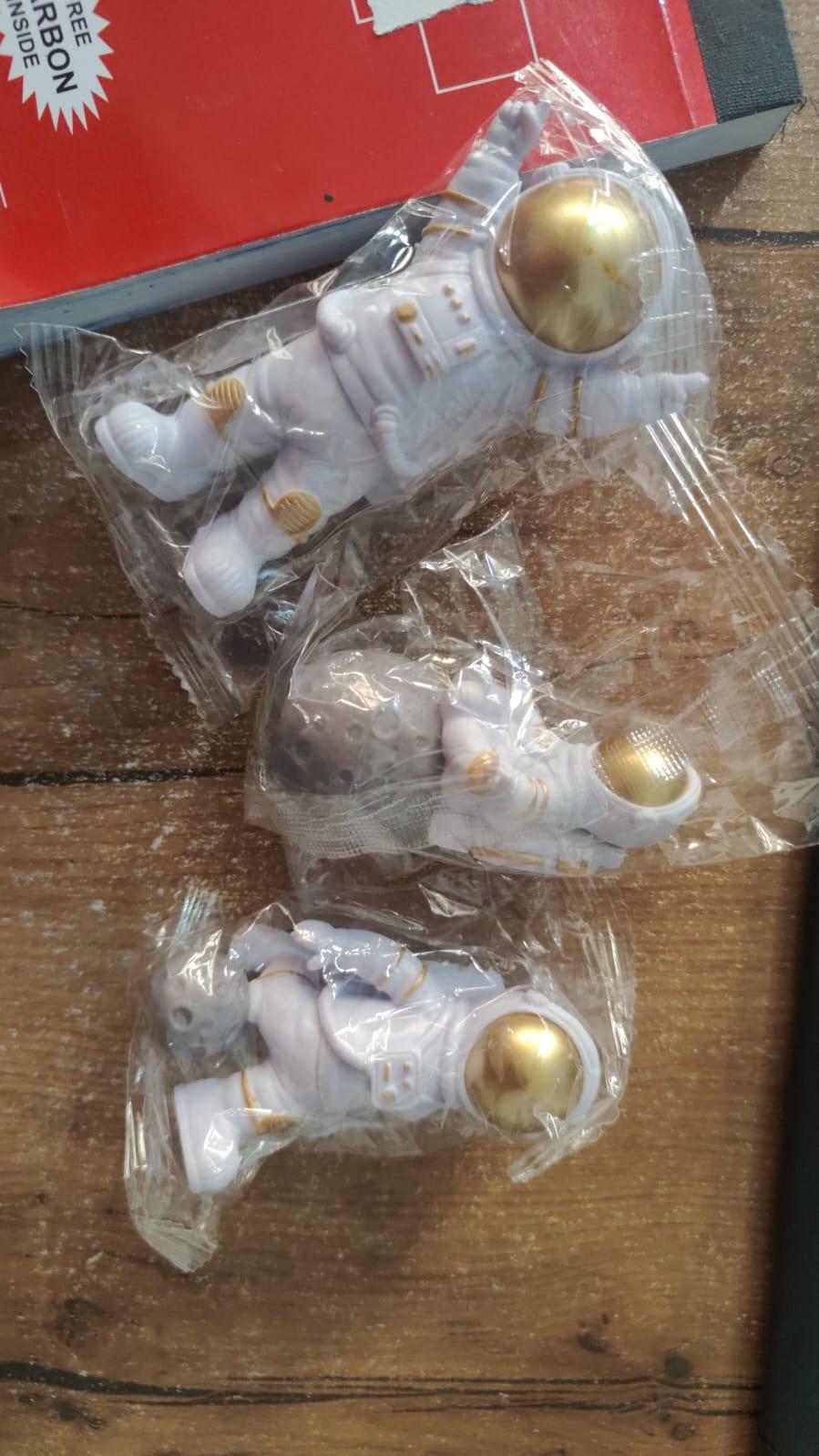 NEVENUE® - Astronaut Statue™ - Décor Set of 3
